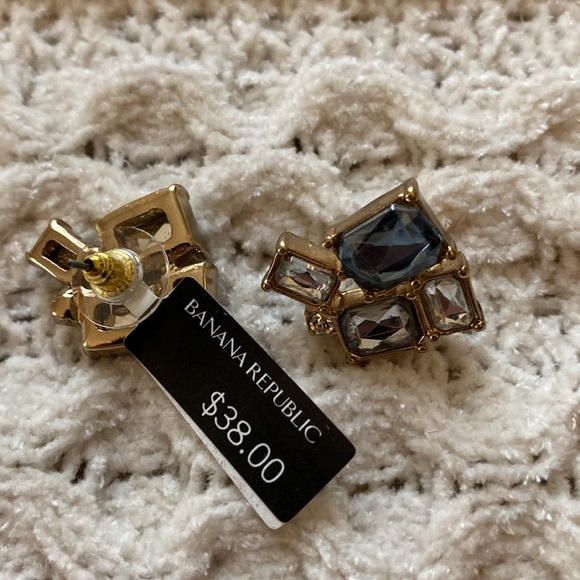 Sparkly cluster stud earring duo! - Picture 3 of 6